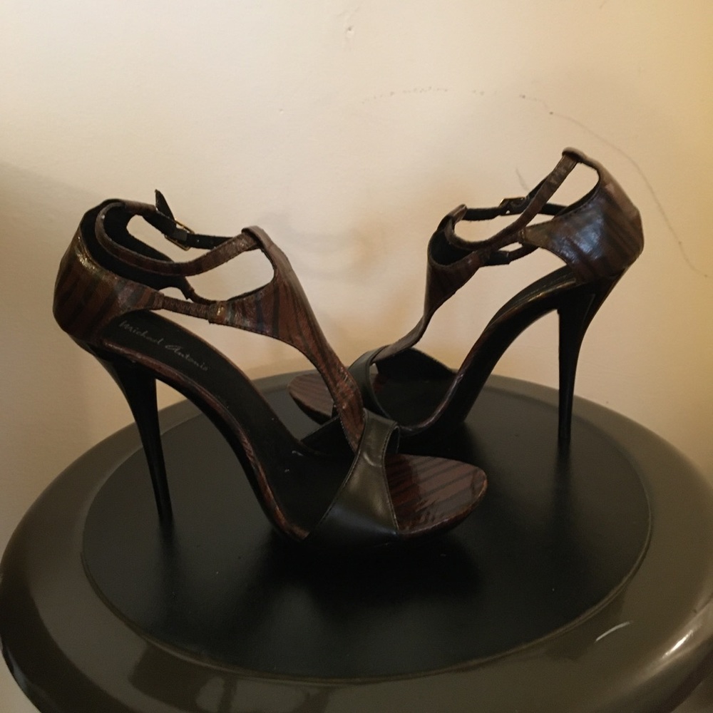 Michael Antonio-brown w/black t-strap heels size 7